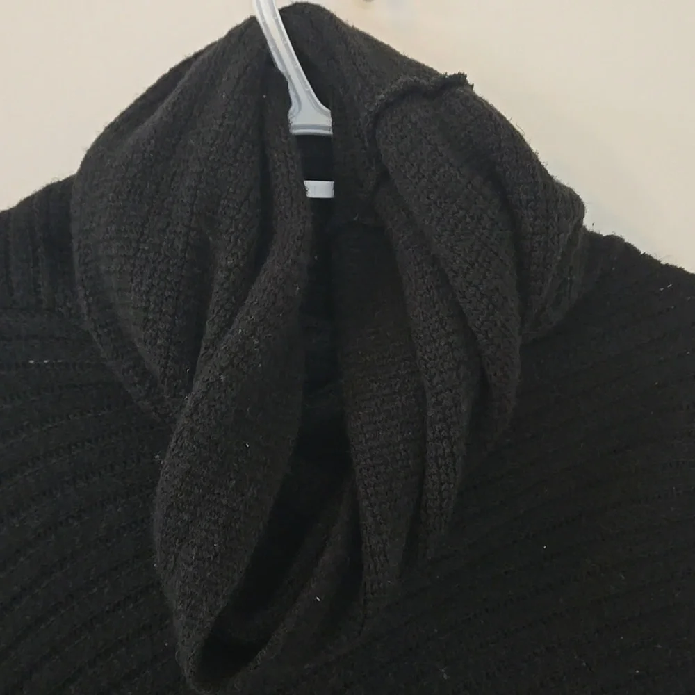 Guess Los Angeles Cowl Neck Poncho With Fringes - Picture 5 of 10